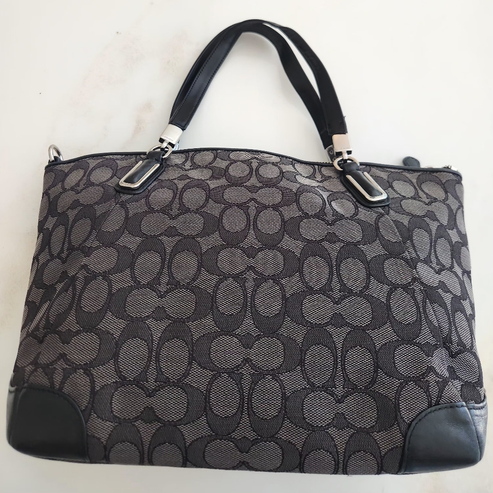 Bargain Coach! Grab Her Today! - Picture 3 of 14